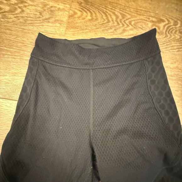 Lululemon Geo Tight 28" Black Lululemon Lab Mesh Hi-Rise, Textured Athletic Sz 6 - Picture 6 of 11